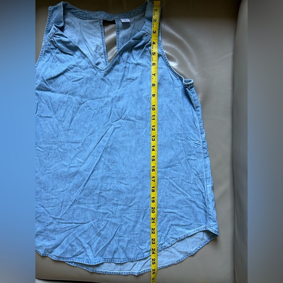 Old Navy Chambray V-Neck Tank Top - Picture 4 of 7